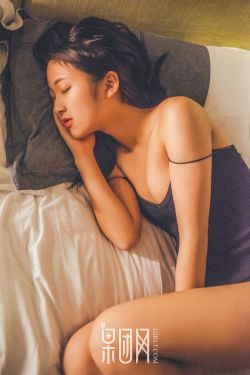 杨紫深夜与人冲突